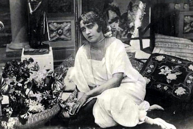 Актриса Вера Холодная