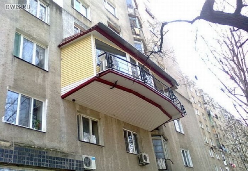 Одесские балконы, жуткие и беспощадные