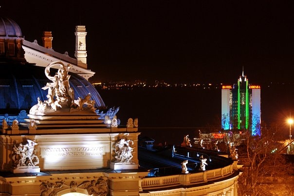 Вид с крыши Оперного театра ночью, Одесса