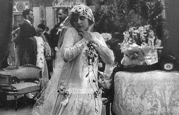 актриса Вера Холодная