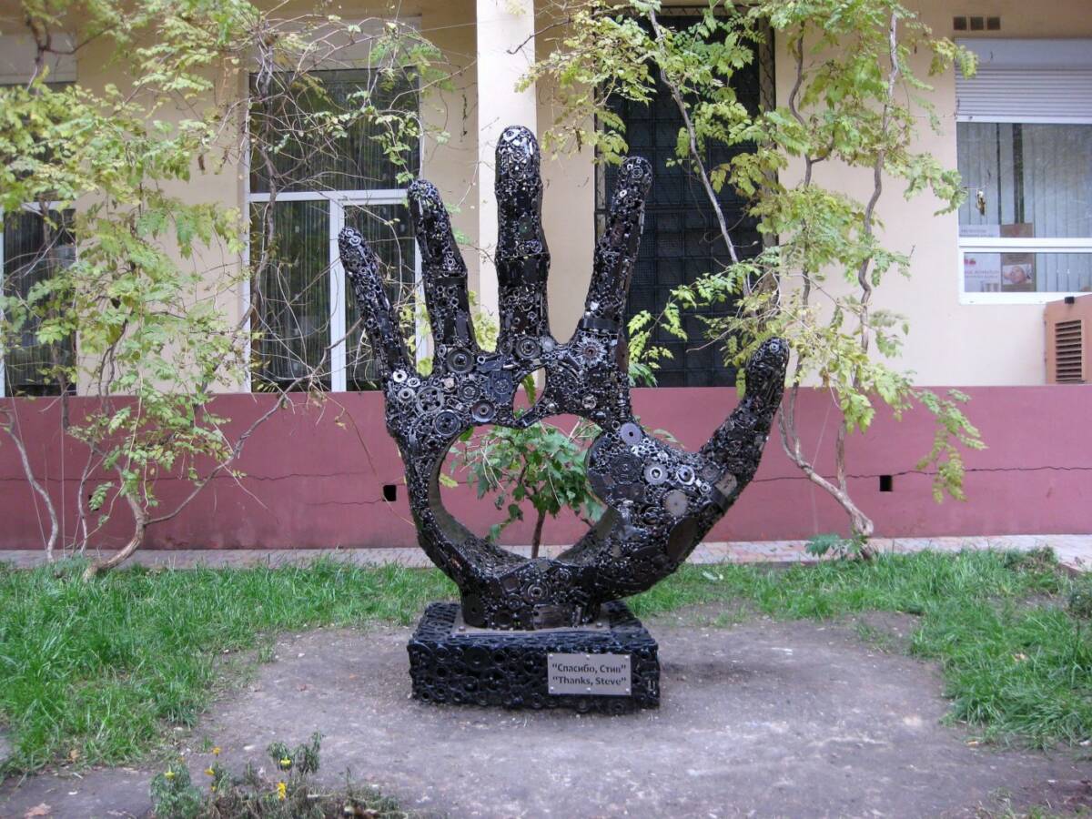 Спасибо стив скульптура в Одессе