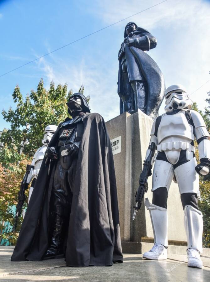 Памятник Дарт Вейдер Одеса