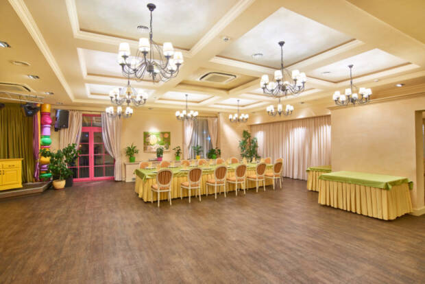 Игровая комната с лабиринтом в ресторане Зазеркалье. Рестораны, кафе, пиццерии, суши > Рестораны, Одесса