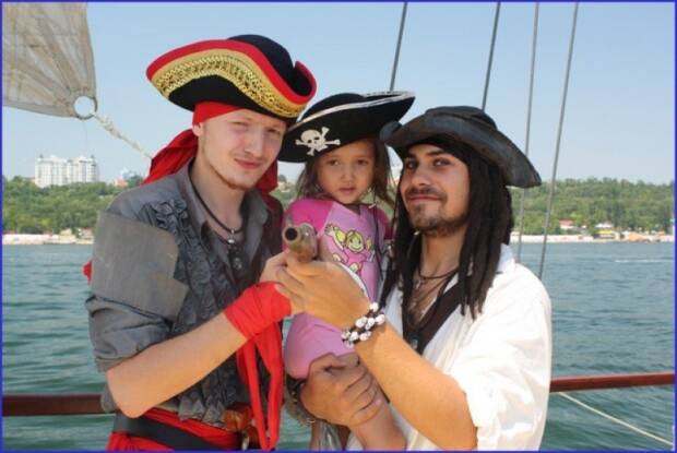 Одесса, яхт-клуб. Активный отдых, экстрим > Морские, речные прогулки, аренда водного транспорта, Одесса