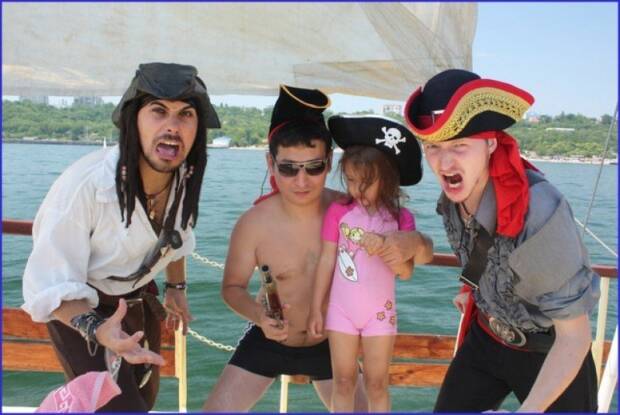 Одесса, яхт-клуб. Активный отдых, экстрим > Морские, речные прогулки, аренда водного транспорта, Одесса