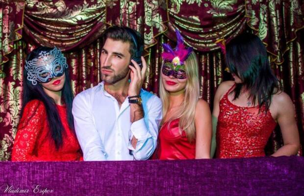 AXIS, стрип-клуб в Одессе. Ночные клубы, караоке, боулинг, бильярд > Стриптиз-клубы, Одесса