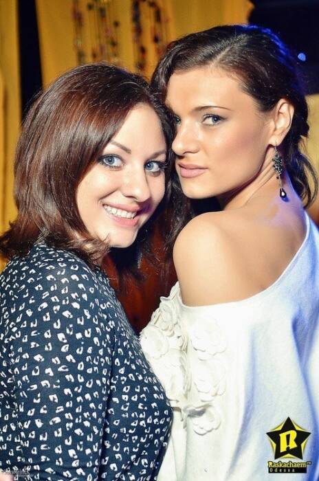 Agharti, кафе здорового питания. Ночные клубы, караоке, боулинг, бильярд > Ночные клубы, Одесса