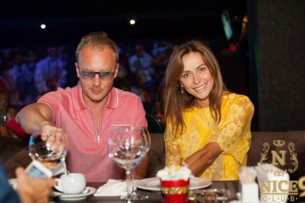 Nice club, фешенебельный караоке - ресторан в центре Одессы Найс Клаб. Ночные клубы, караоке, боулинг, бильярд > Караоке, Одесса