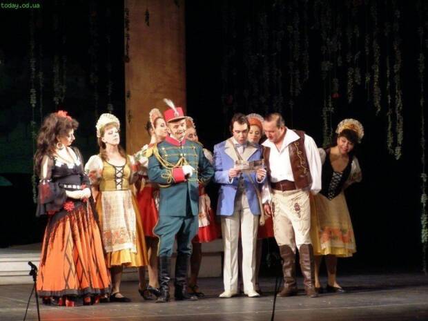 Одесский академический театр музыкальной комедии имени Михаила Водяного. Кинотеатры, музеи, театры, выставки > Театры, филармонии, органный зал, Одесса