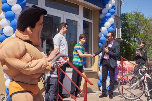 Atmosfera, фитнес клуб. Спортзалы, школы танцев, фитнес клубы > Фитнес клубы, тренажерные залы, Одесса