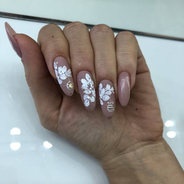 Ногтевой сервис в салоне Иу-Иу. Салоны красоты, солярии, сауны, SPA > Ногтевой сервис, Одесса