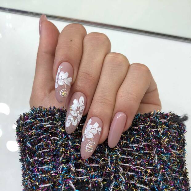 Ногтевой сервис в салоне Иу-Иу. Салоны красоты, солярии, сауны, SPA > Ногтевой сервис, Одесса