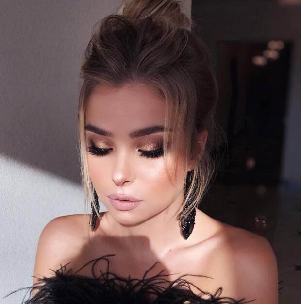 Студия причесок и визажа Елены Каневской. Салоны красоты, солярии, сауны, SPA > Визаж, макияж, Одесса