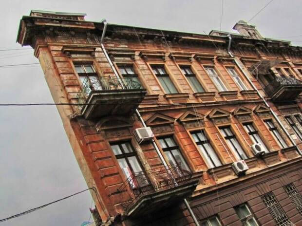 Будинок-стіна, Одеса