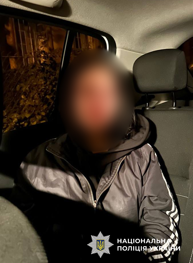 Неповнолітня дівчина підпалила авто в Одесі за 300 гривень: поліція розкрила деталі справи