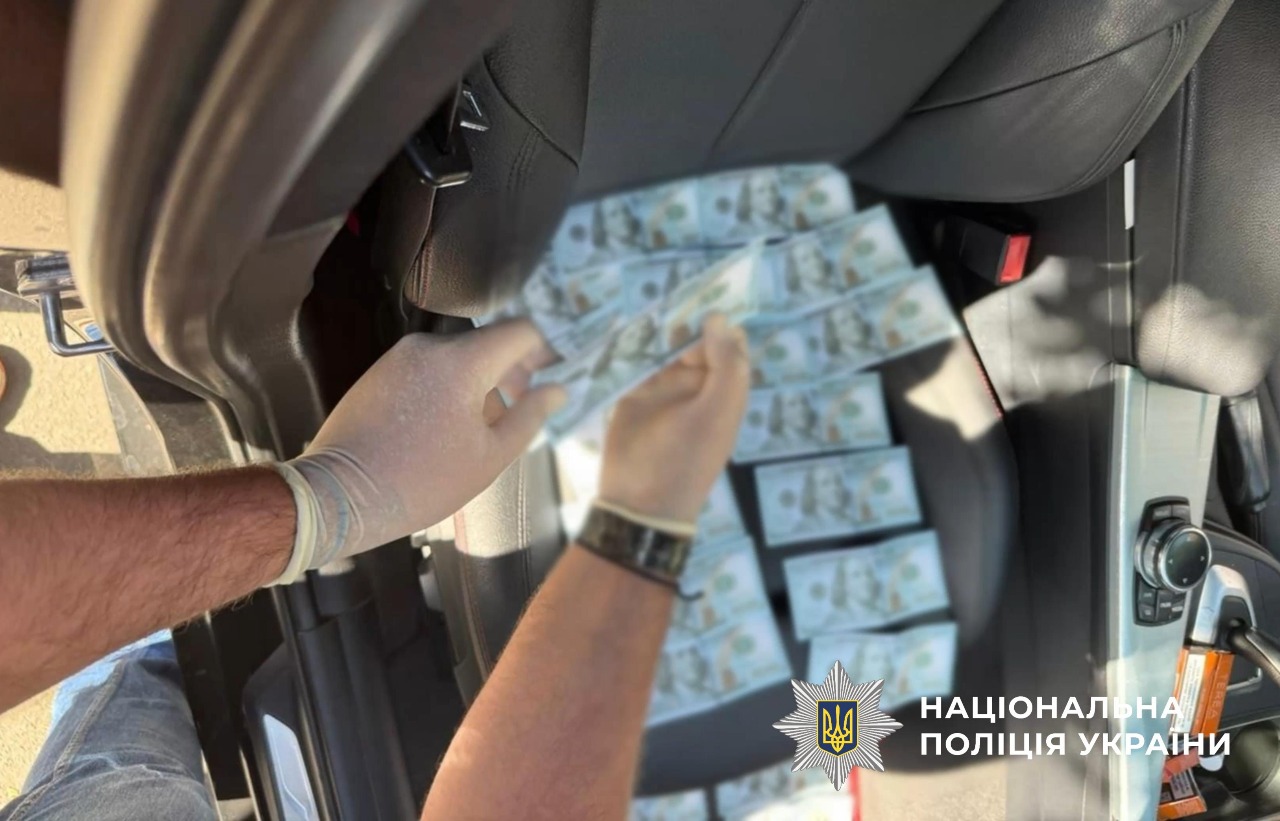 Лікарка в Одесі затримана за хабар 7000$ за фіктивну групу інвалідності