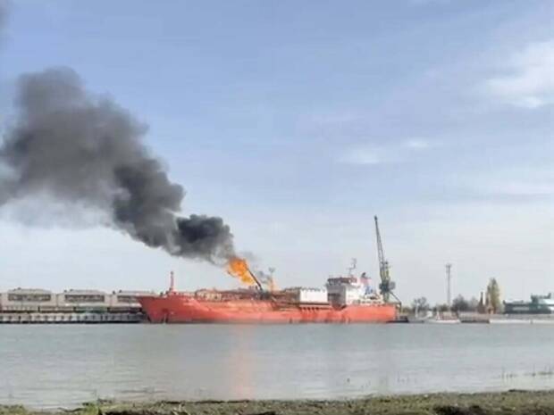 Пожежа танкера в Ізмаїлі: Румунія евакуювала село через російську атаку