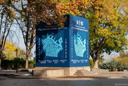 Пам'ятник Пушкіну в Одесі став туристичним стендом: креативне рішення