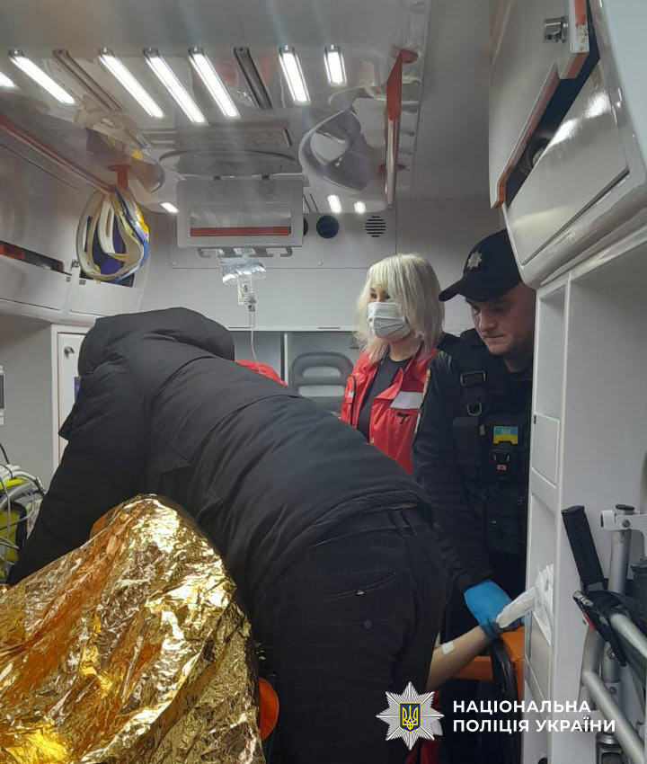 Надзвичайна подія на Одещині: чоловіка вразило струмом на даху вантажного вагона