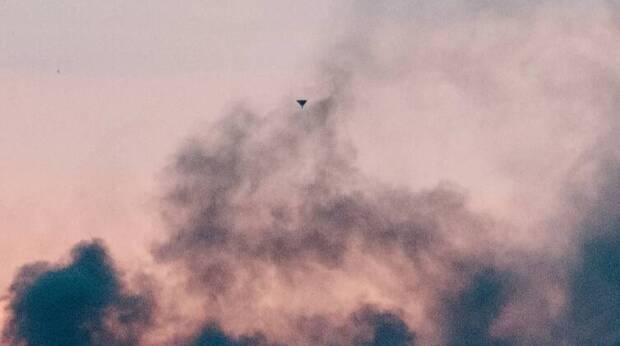 Вночі проти 3 грудня російські безпілотники атакували енергетичний об'єкт в Одеському районі, внаслідок чого спалахнула пожежа, пошкоджено обладнання та поранено працівника