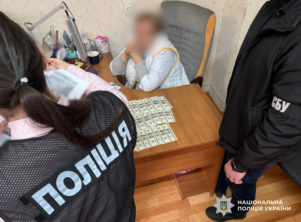 Депутатку Одещини затримали за хабарництво: вимагала 9,5 тис. доларів