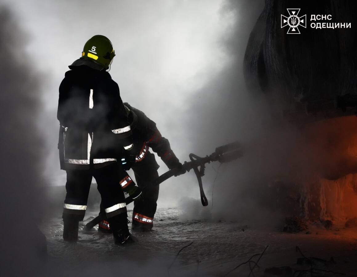 Російська атака на Одесу: пошкоджено енергетичний об'єкт, постраждала жінка