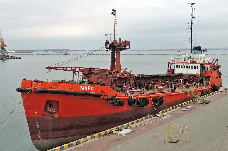 Директорку компанії судять за затоплення судна й забруднення Чорного моря