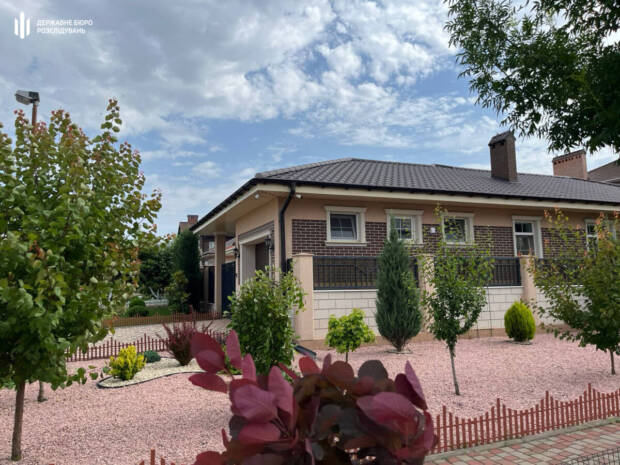 П’ять авто і три будинки: у ДБР заявили про незаконне збагачення ексзаступника начальника Одеського ТЦК