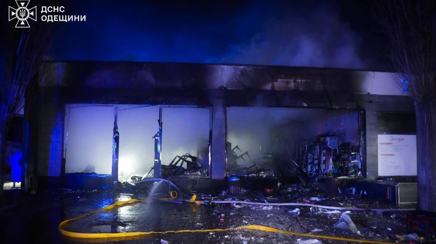 Атака на Одесу 17 лютого: дроны пошкодили енергетику, будинки, СТО, троє постраждалих