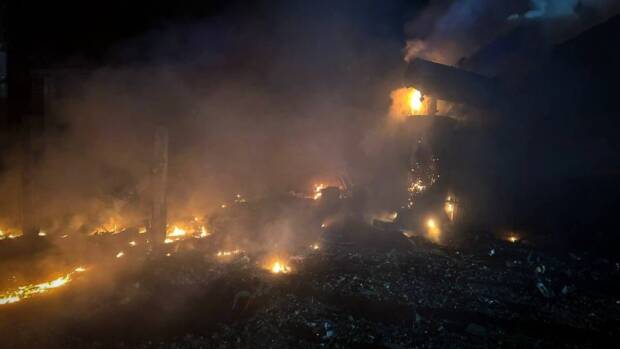 Вночі 17 березня росіяни масово атакували Ізмаїл на півдні Одеської області дронами. Внаслідок обстрілу пошкоджено енергетичну, портову та промислову інфраструктуру, виникли пожежі. Без жертв.