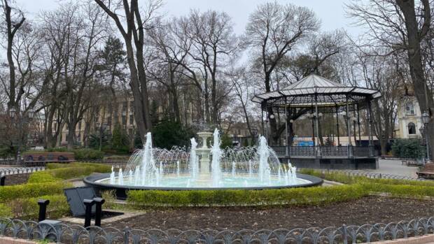 У Міському саду Одеси запустили перший фонтан сезону