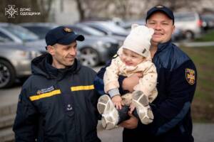 Одеса 12 квітня: аварія на Пересипу, дівчинка з-під завалів