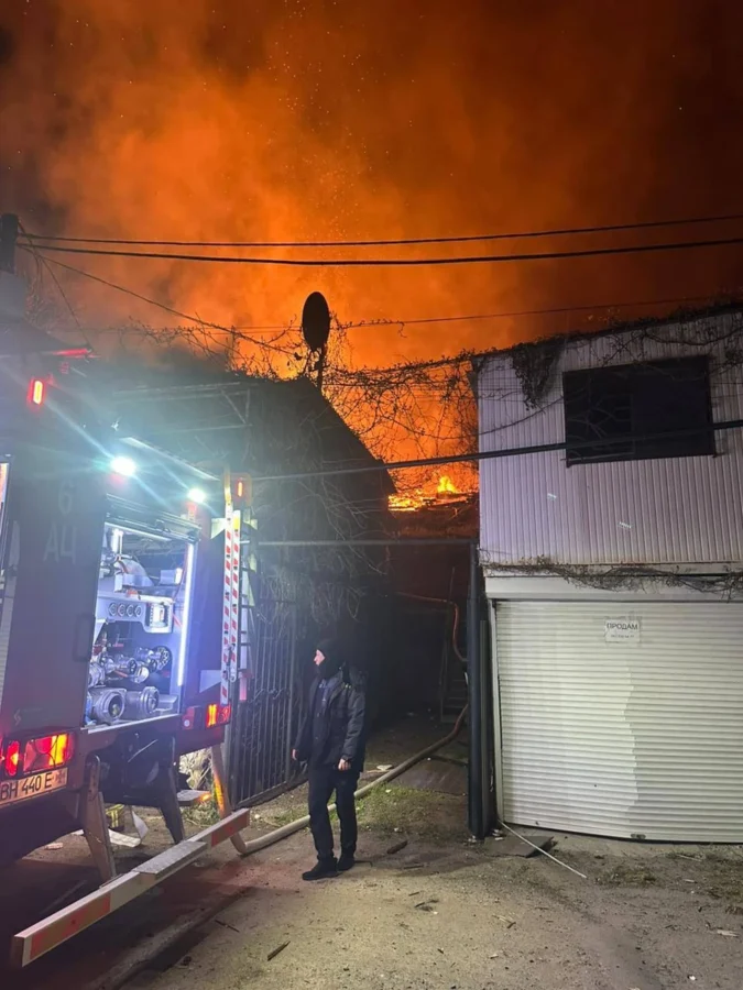 Атака дронами на Одесу 27 квітня: 11 постраждалих, пошкоджені будинки