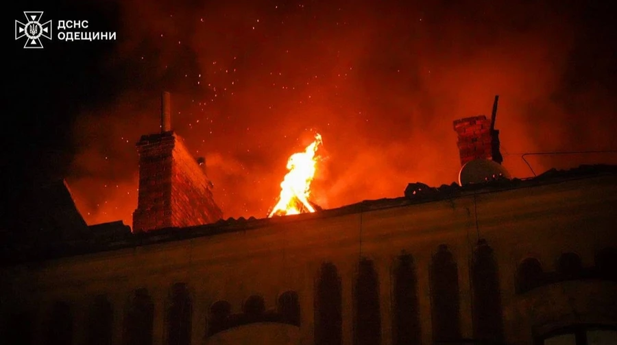 Атака дронів на Одесу: пошкоджено будинки, двоє людей поранені